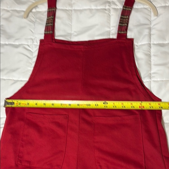Red Sleeveless Jumpsuit with Bib-Front Design size M - Picture 9 of 11